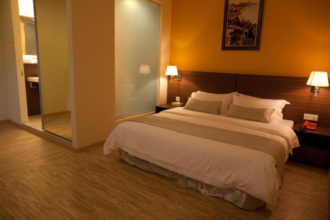 Pine Tree Hotel Batu Pahat Kültér fotó
