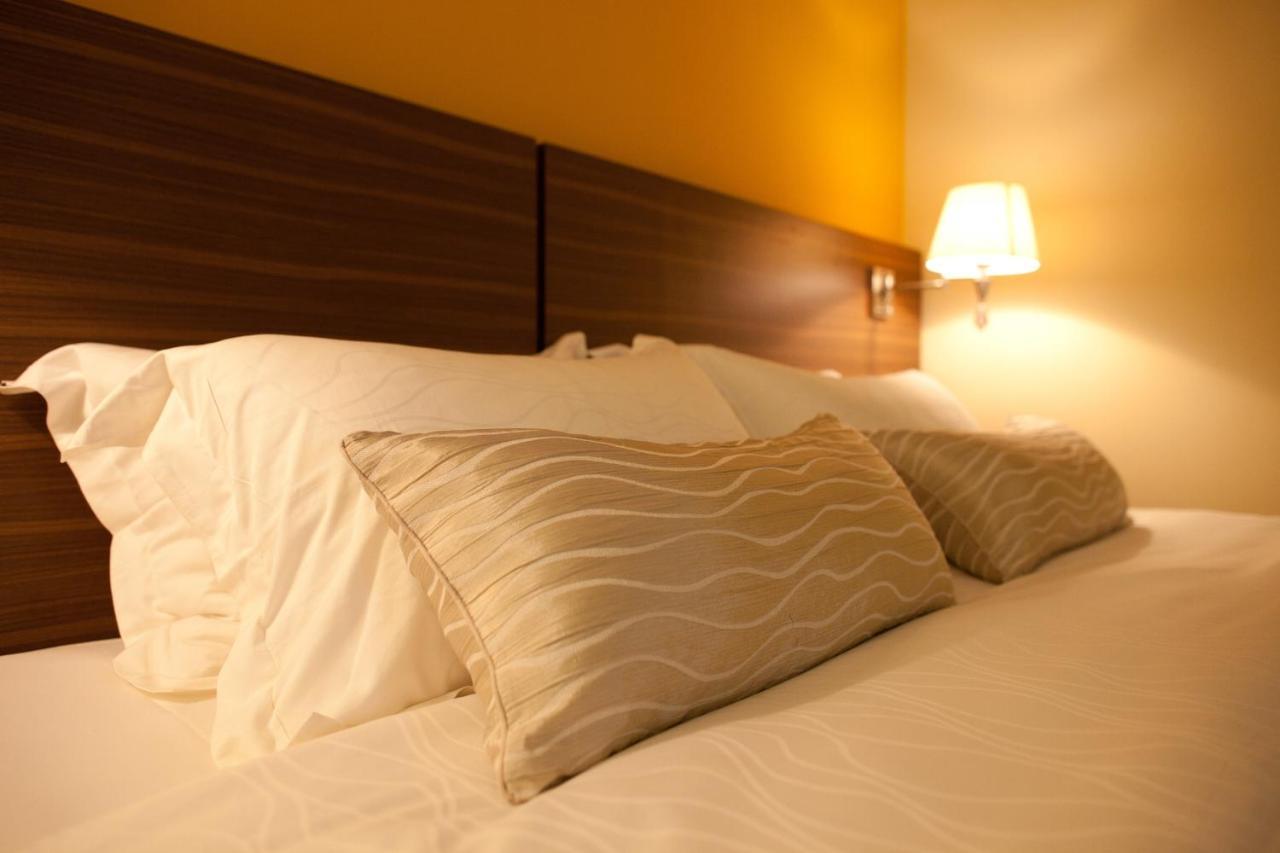 Pine Tree Hotel Batu Pahat Kültér fotó