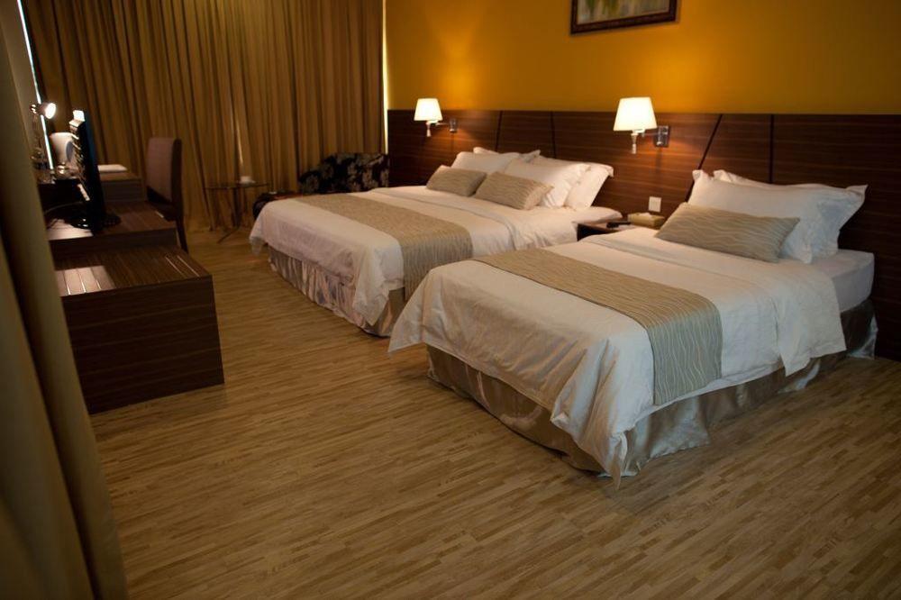 Pine Tree Hotel Batu Pahat Kültér fotó