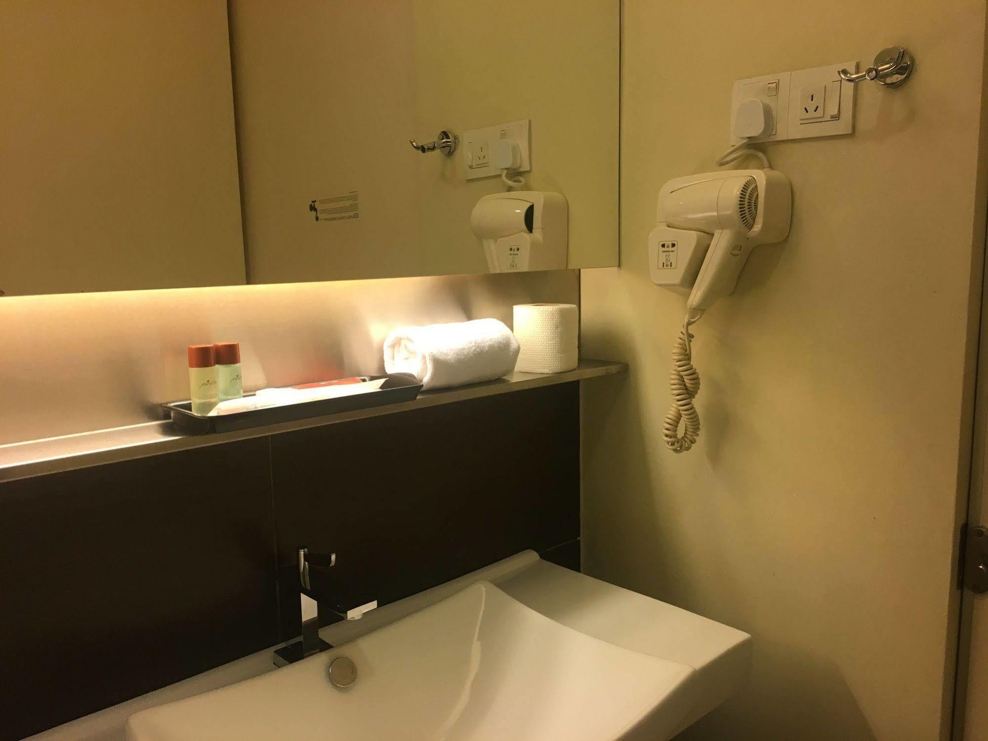 Pine Tree Hotel Batu Pahat Kültér fotó