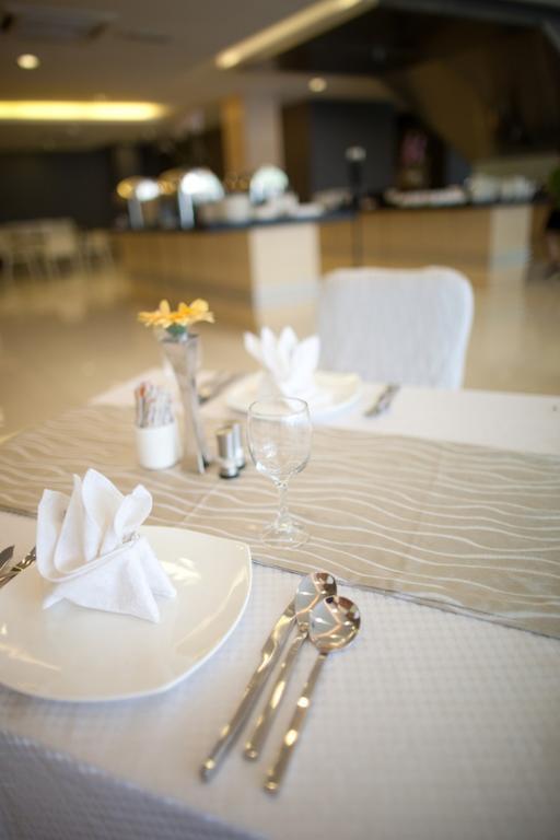 Pine Tree Hotel Batu Pahat Kültér fotó